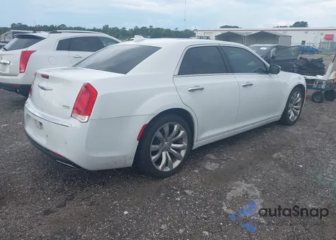 2018 Chrysler 300 Limited z USA, uszkodzony, nr VIN 2C3CCAEG1JH324317